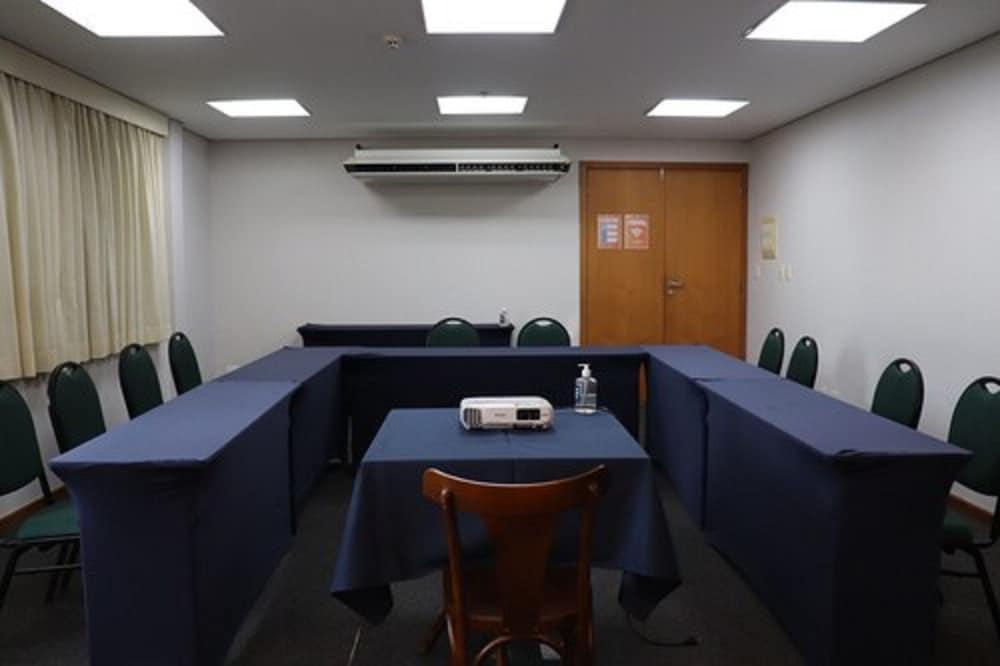 Express Vieiralves Hotel Nin Ngoại thất bức ảnh
