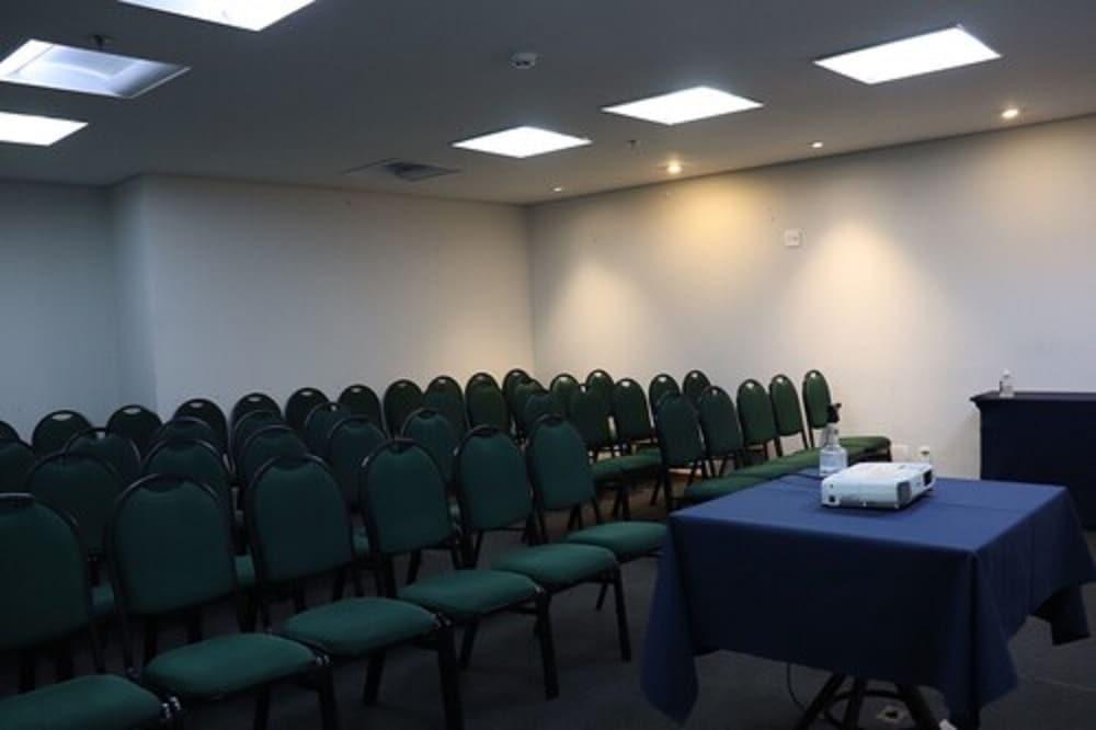 Express Vieiralves Hotel Nin Ngoại thất bức ảnh